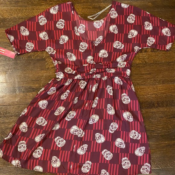 Skull Dress - Picture 1 of 8